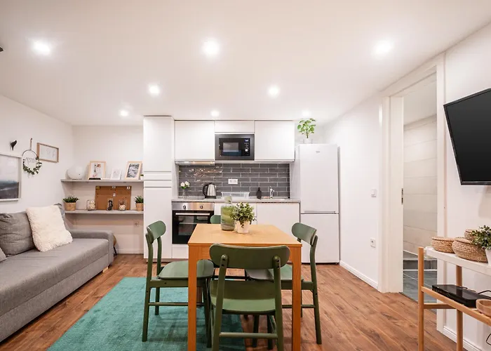 D35 - Chic Boutique Apartments By Bqa