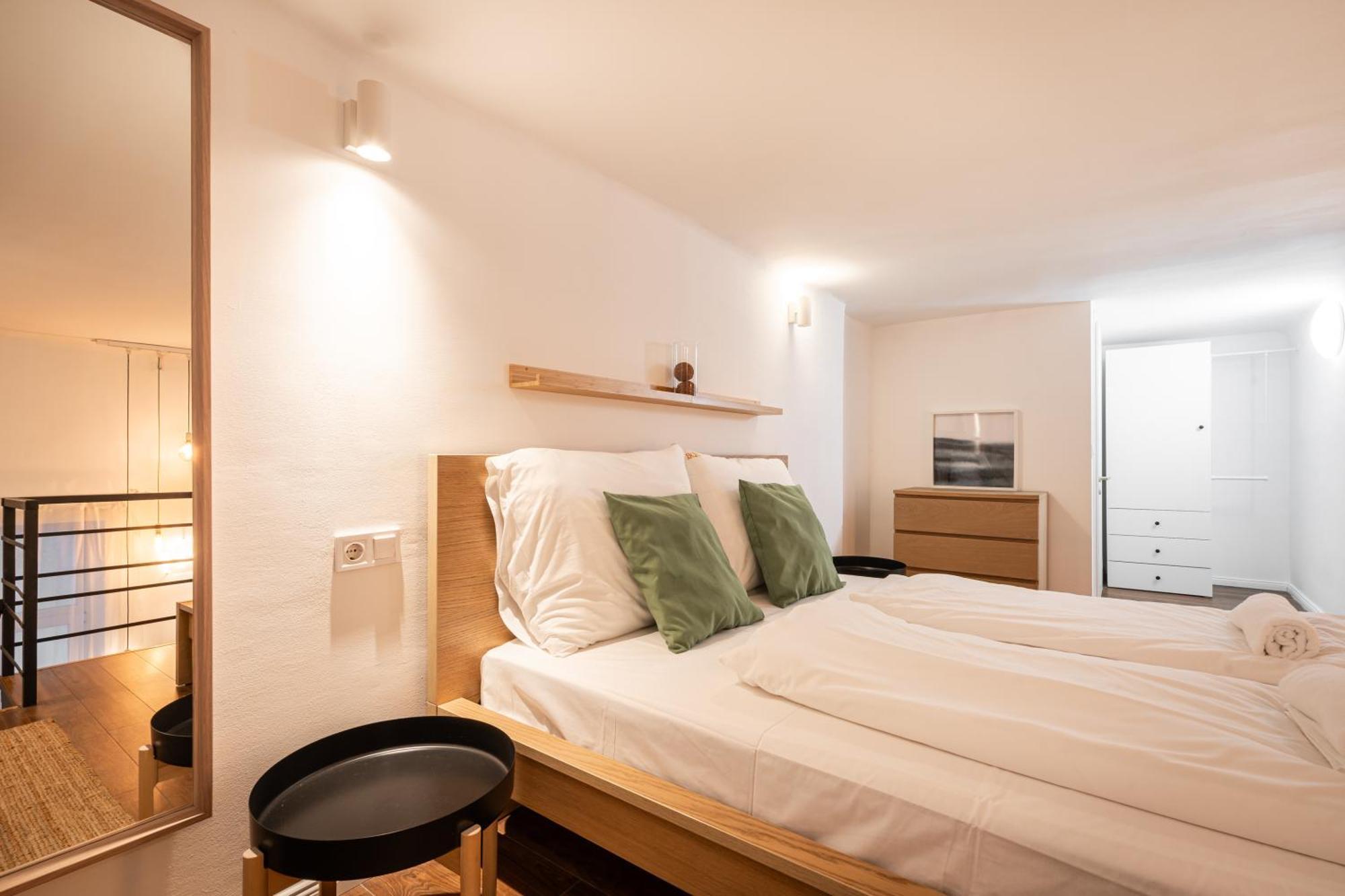 D35 - Chic Boutique Apartments By Bqa
